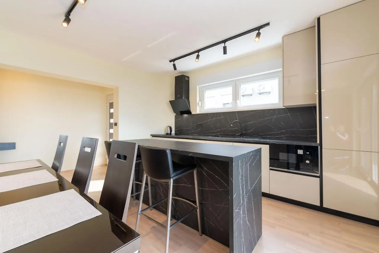 Apartment Apartman Monti Zadar