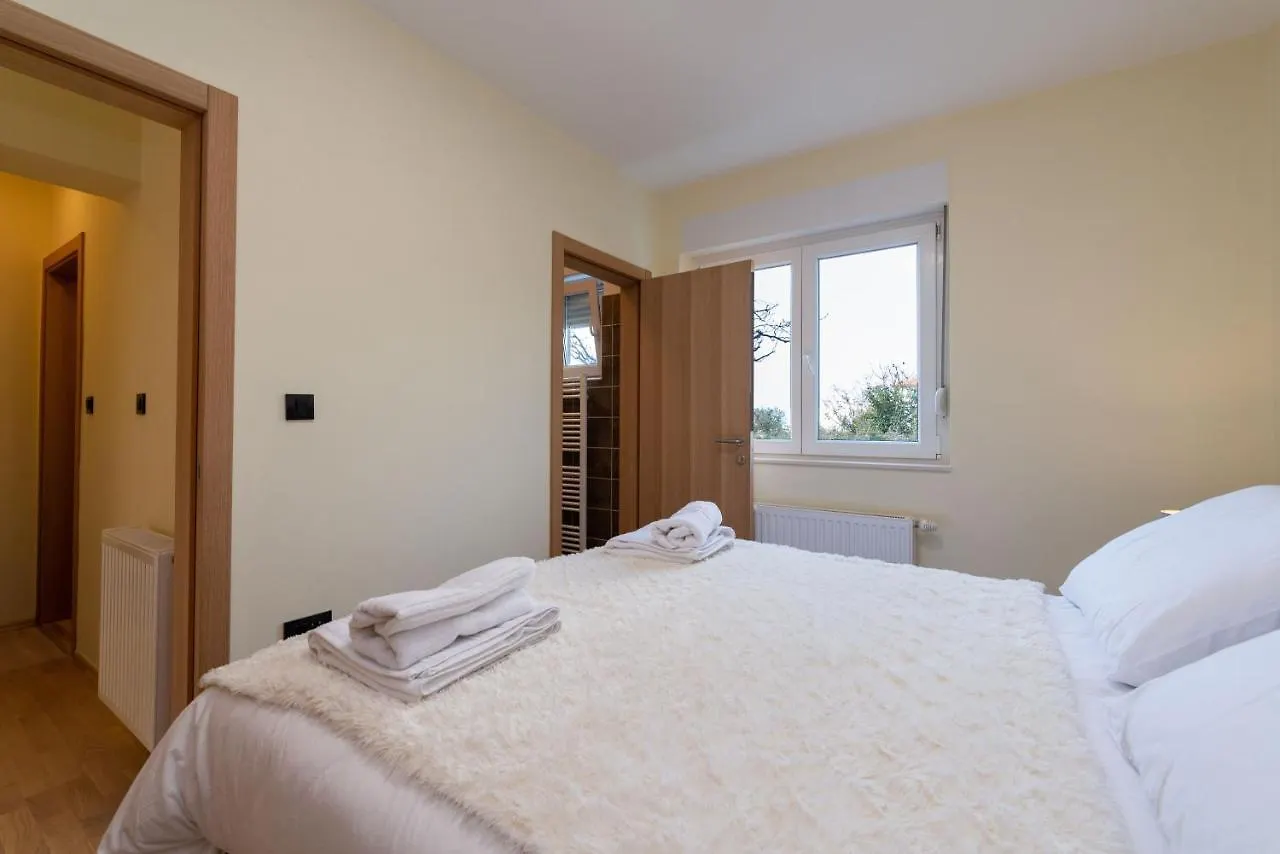 Apartment Apartman Monti Zadar